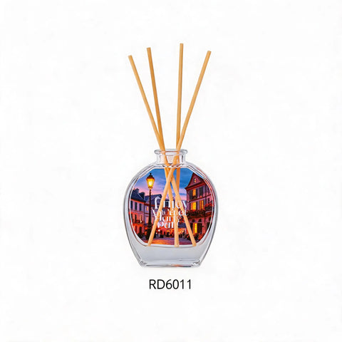 LYRZIX ENJOY THE MOMENT 100ml reed diffuser with blackcurrant, rose, patchouli, oakmoss and vanilla fragrance notes